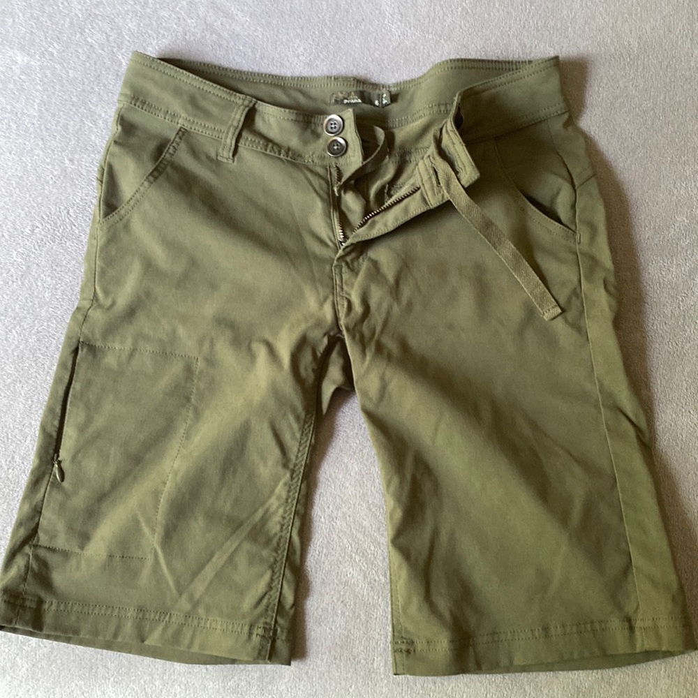 PRANA Shorts Size 6 - Green
